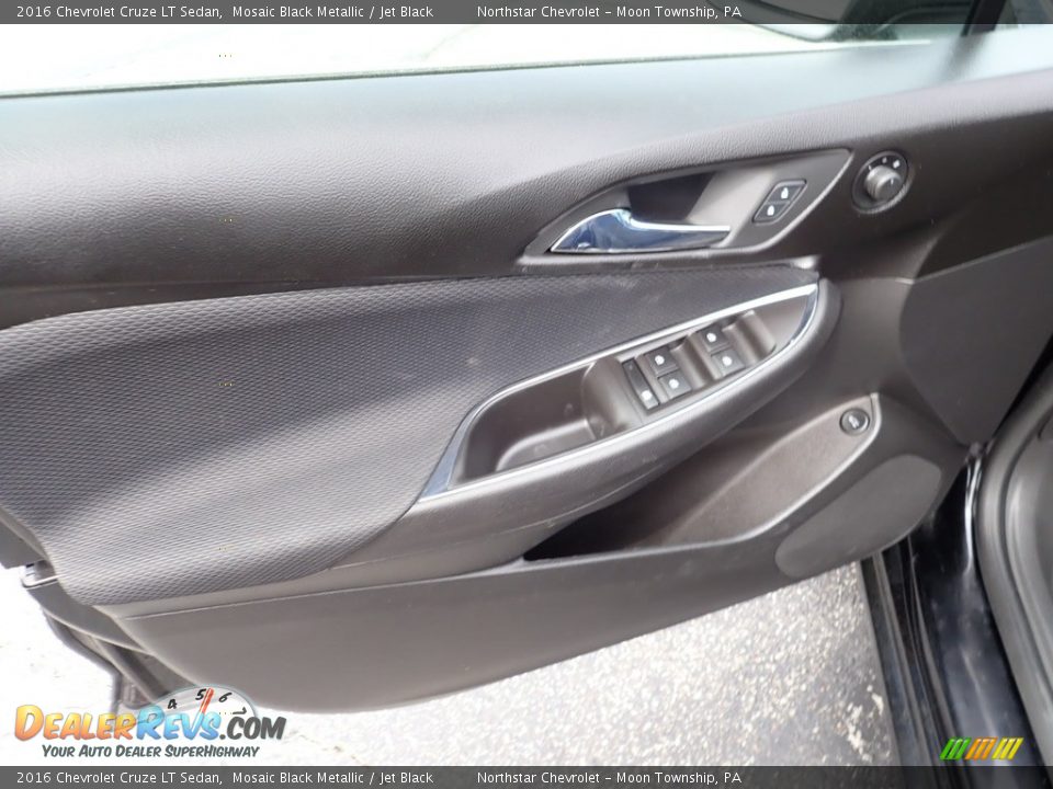 2016 Chevrolet Cruze LT Sedan Mosaic Black Metallic / Jet Black Photo #24