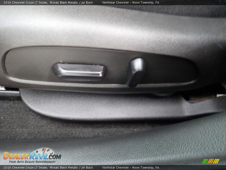 2016 Chevrolet Cruze LT Sedan Mosaic Black Metallic / Jet Black Photo #25