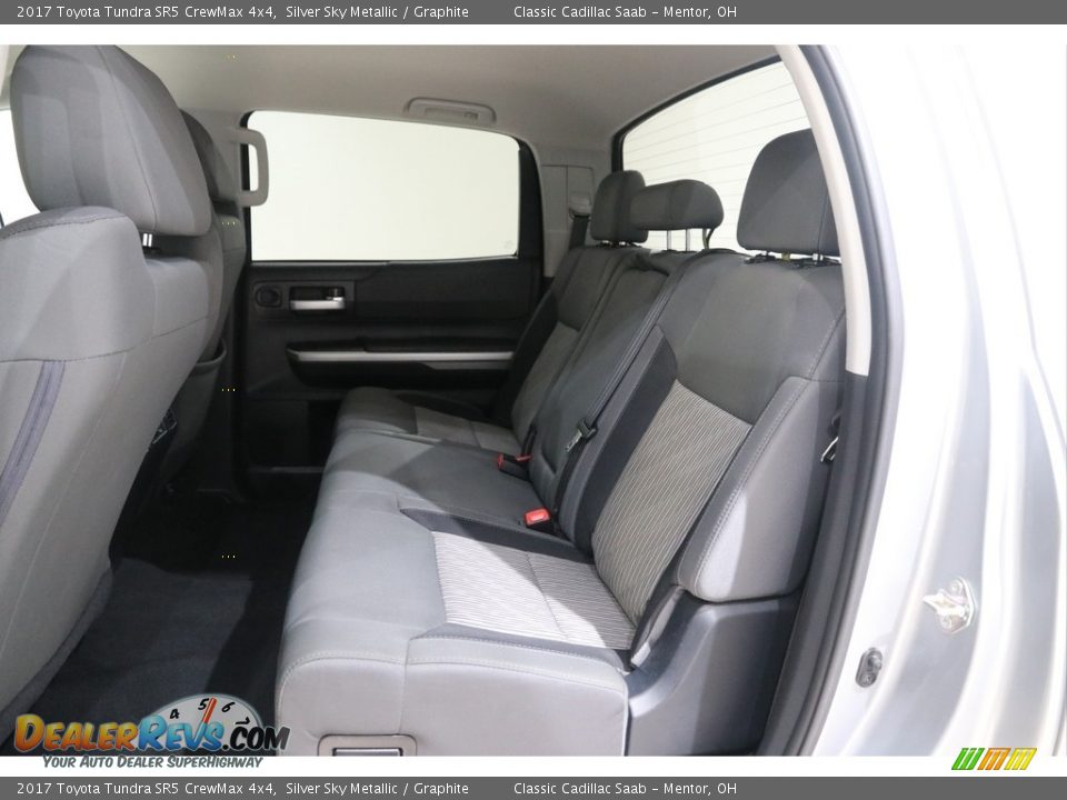 2017 Toyota Tundra SR5 CrewMax 4x4 Silver Sky Metallic / Graphite Photo #17