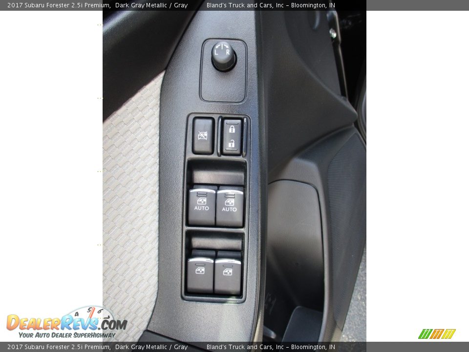 2017 Subaru Forester 2.5i Premium Dark Gray Metallic / Gray Photo #10