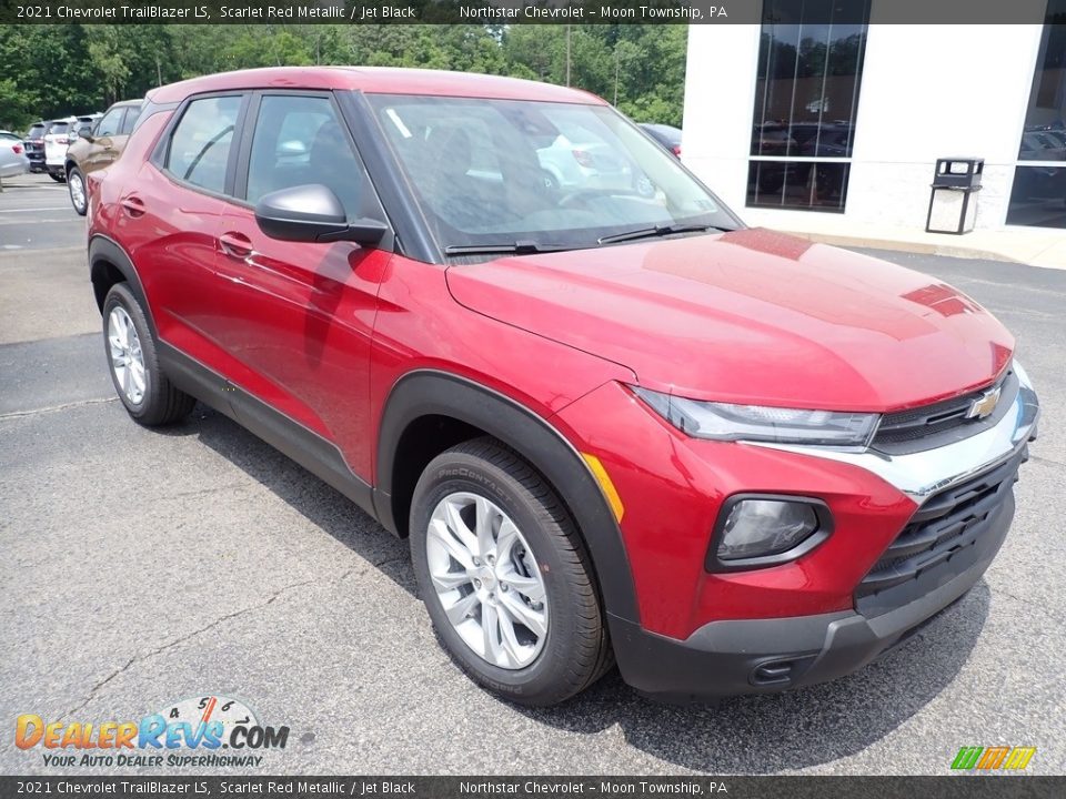 Front 3/4 View of 2021 Chevrolet TrailBlazer LS Photo #8