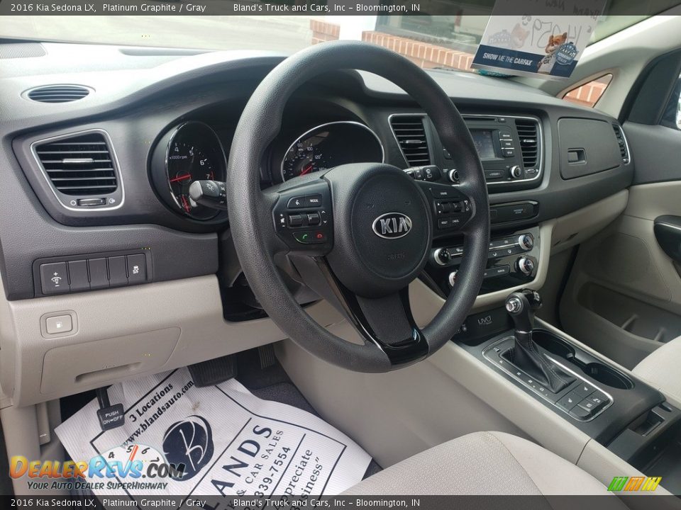 2016 Kia Sedona LX Platinum Graphite / Gray Photo #9