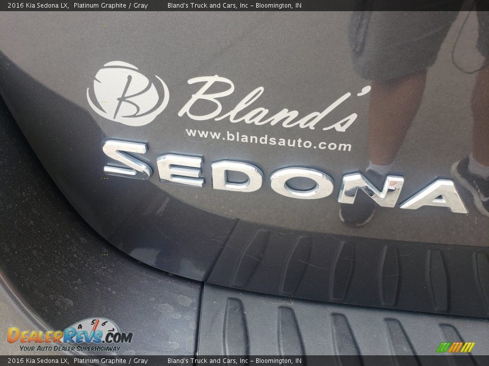 2016 Kia Sedona LX Platinum Graphite / Gray Photo #32