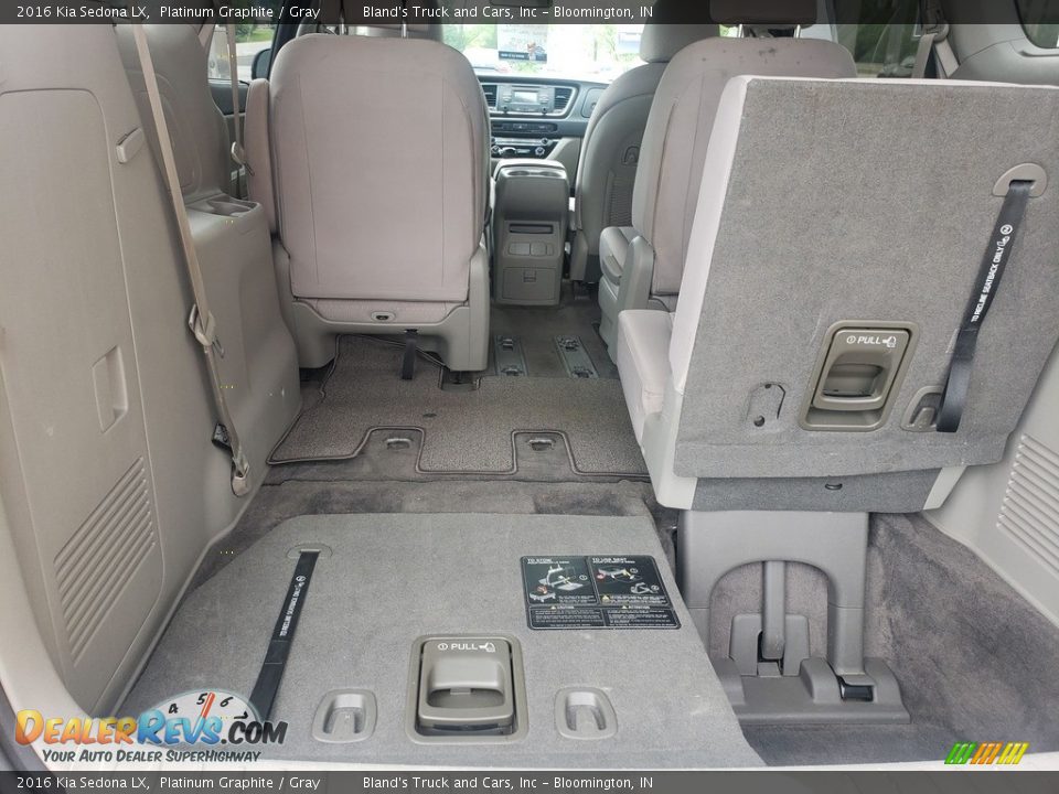 2016 Kia Sedona LX Platinum Graphite / Gray Photo #36