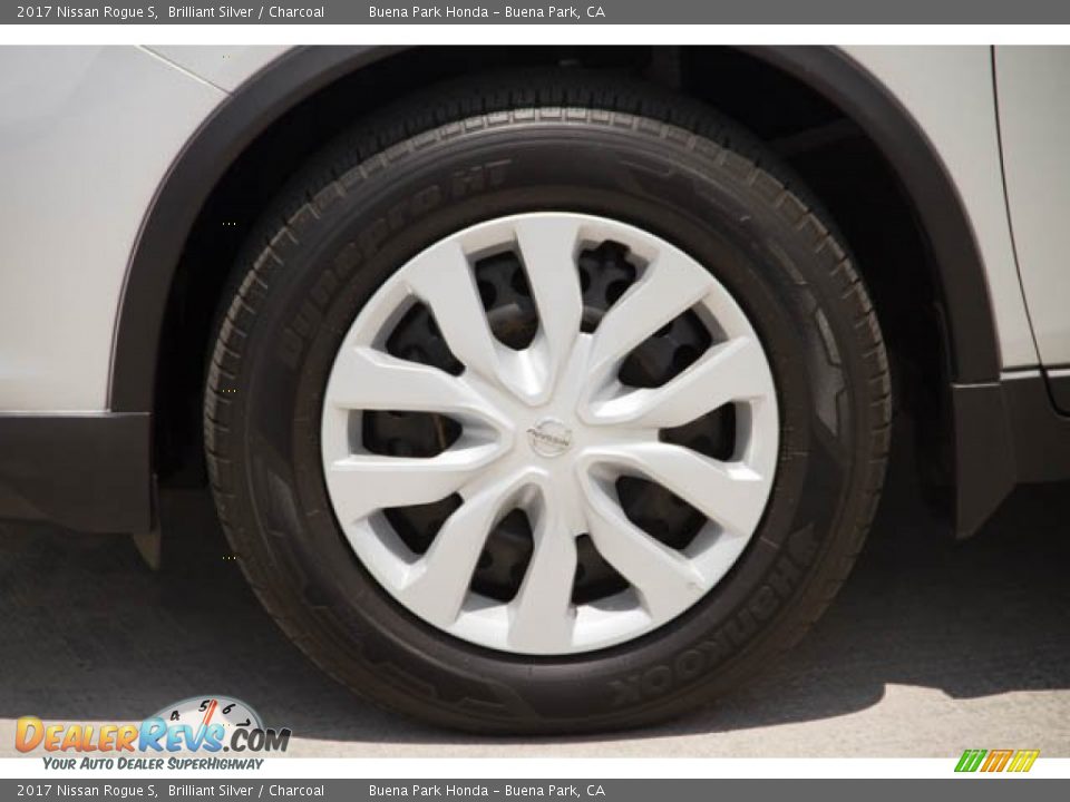 2017 Nissan Rogue S Wheel Photo #33