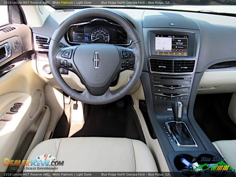2019 Lincoln MKT Reserve AWD White Platinum / Light Dune Photo #16