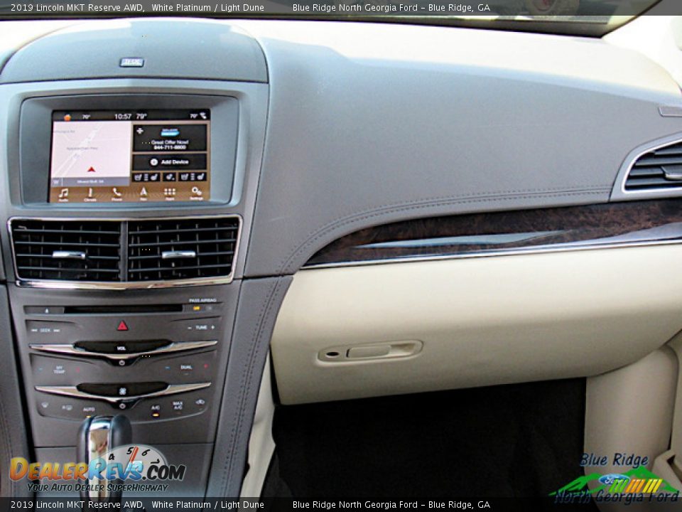 2019 Lincoln MKT Reserve AWD White Platinum / Light Dune Photo #18