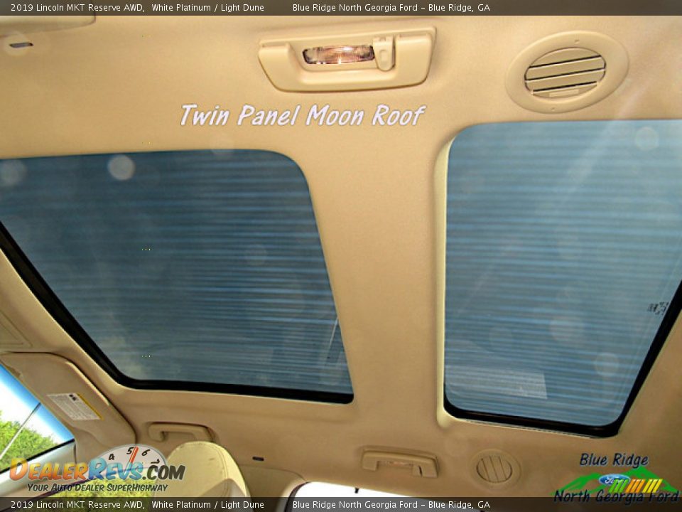 2019 Lincoln MKT Reserve AWD White Platinum / Light Dune Photo #28