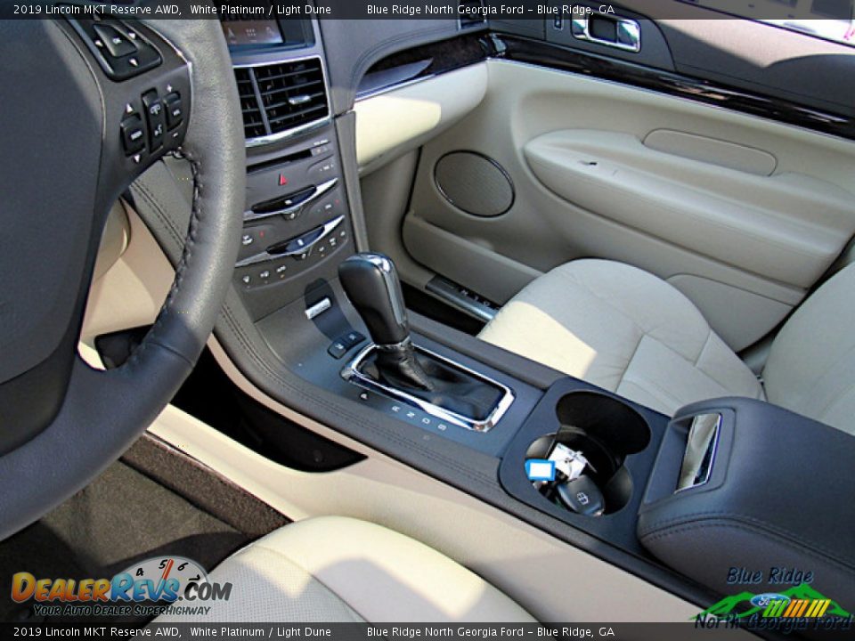 2019 Lincoln MKT Reserve AWD White Platinum / Light Dune Photo #29