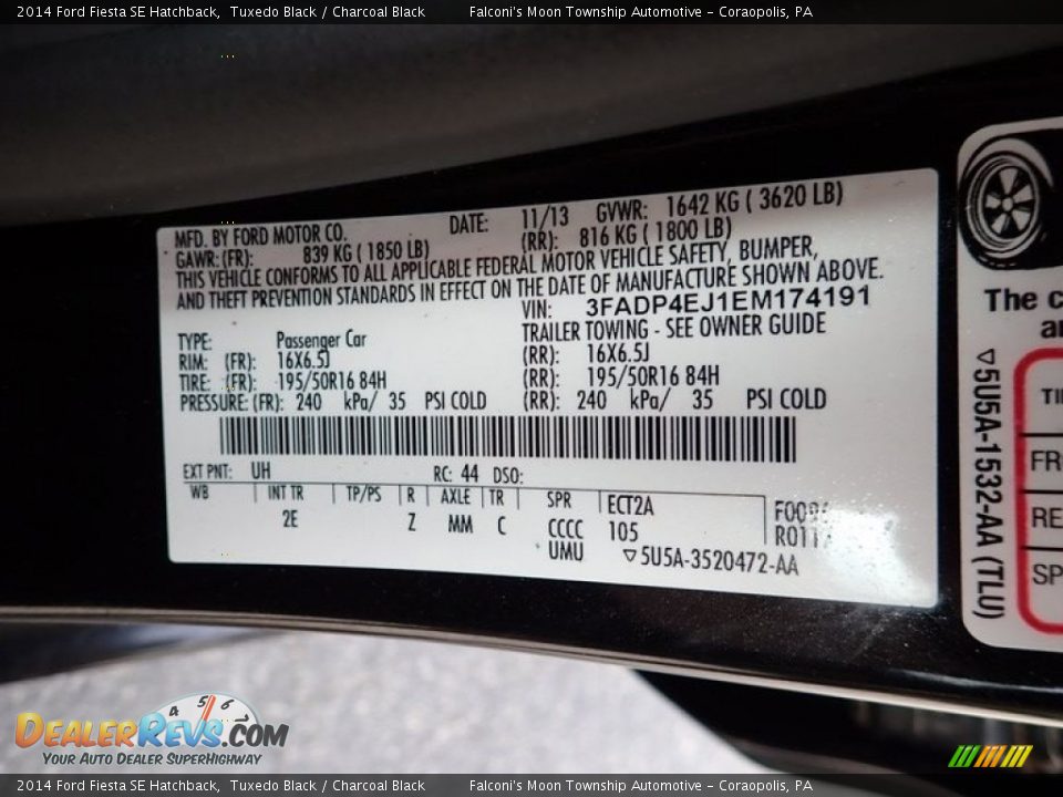 2014 Ford Fiesta SE Hatchback Tuxedo Black / Charcoal Black Photo #24