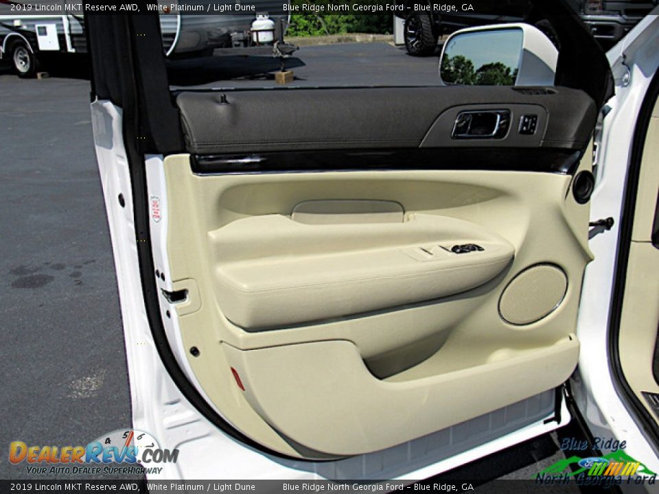 2019 Lincoln MKT Reserve AWD White Platinum / Light Dune Photo #31