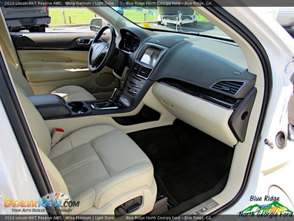 2019 Lincoln MKT Reserve AWD White Platinum / Light Dune Photo #33