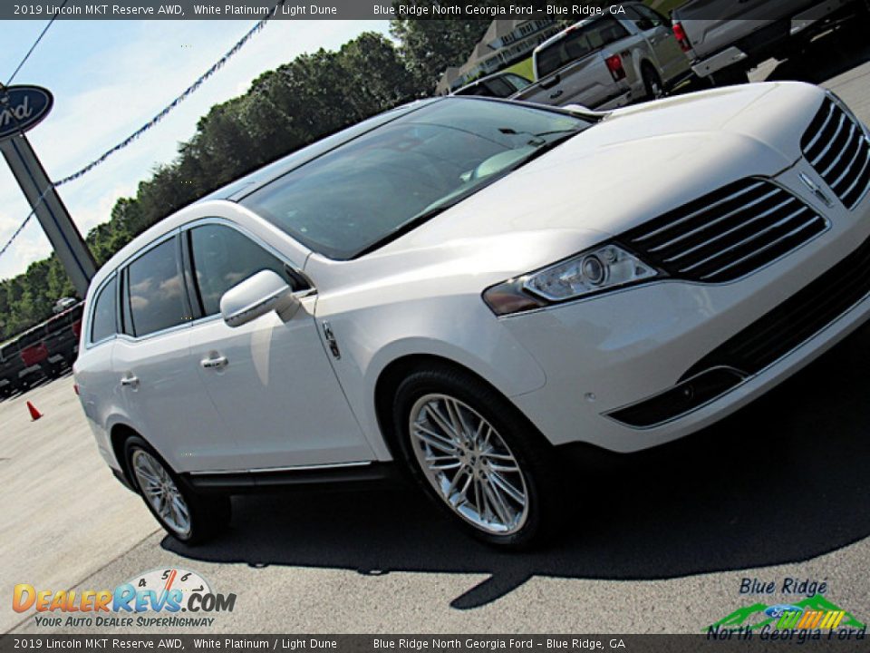 2019 Lincoln MKT Reserve AWD White Platinum / Light Dune Photo #36
