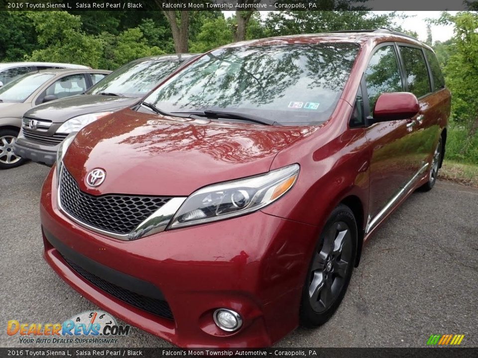 Front 3/4 View of 2016 Toyota Sienna L Photo #1