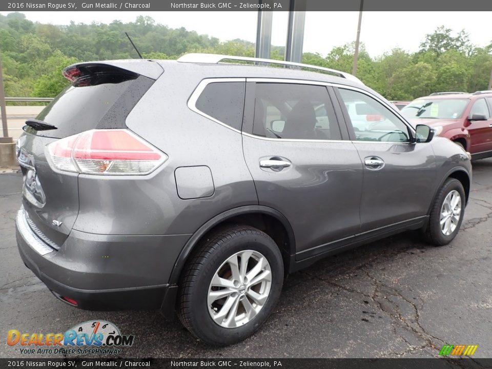 Gun Metallic 2016 Nissan Rogue SV Photo #9