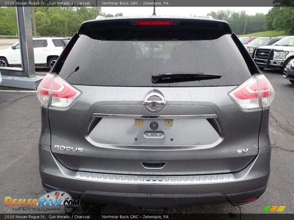 2016 Nissan Rogue SV Gun Metallic / Charcoal Photo #10