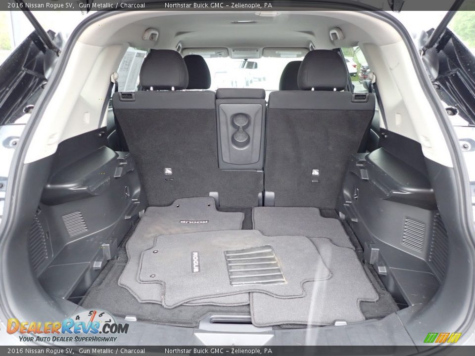 2016 Nissan Rogue SV Trunk Photo #11