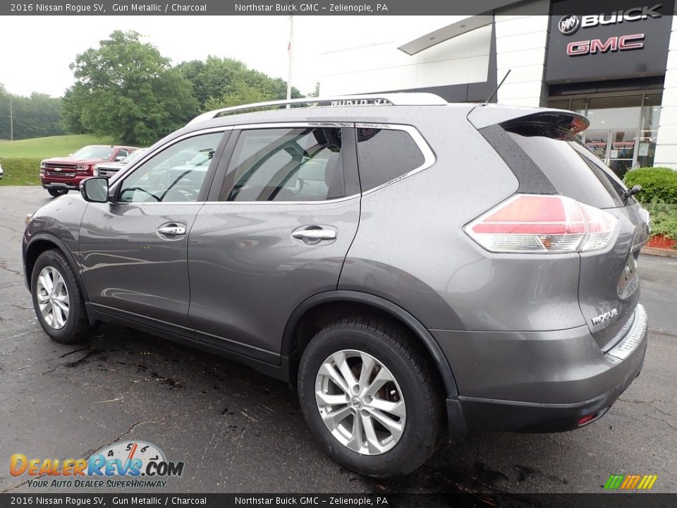 2016 Nissan Rogue SV Gun Metallic / Charcoal Photo #12