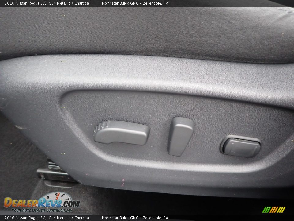 Front Seat of 2016 Nissan Rogue SV Photo #16