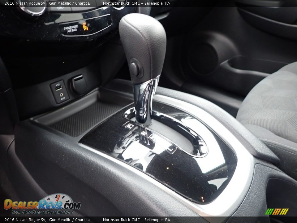 2016 Nissan Rogue SV Shifter Photo #18