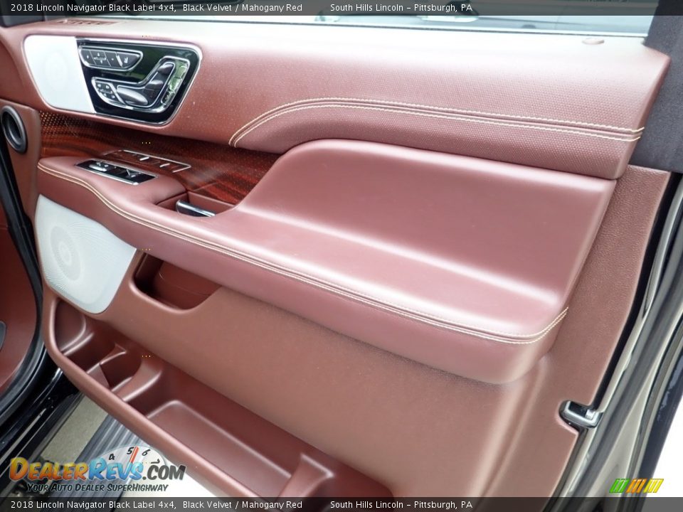 Door Panel of 2018 Lincoln Navigator Black Label 4x4 Photo #13