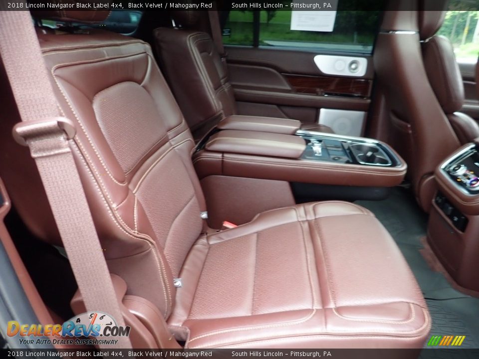 Front Seat of 2018 Lincoln Navigator Black Label 4x4 Photo #14