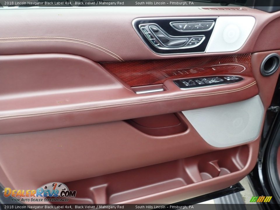 Door Panel of 2018 Lincoln Navigator Black Label 4x4 Photo #19