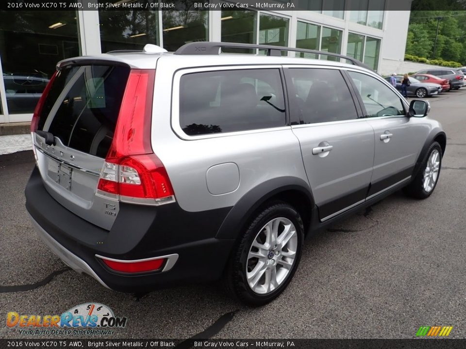 2016 Volvo XC70 T5 AWD Bright Silver Metallic / Off Black Photo #3