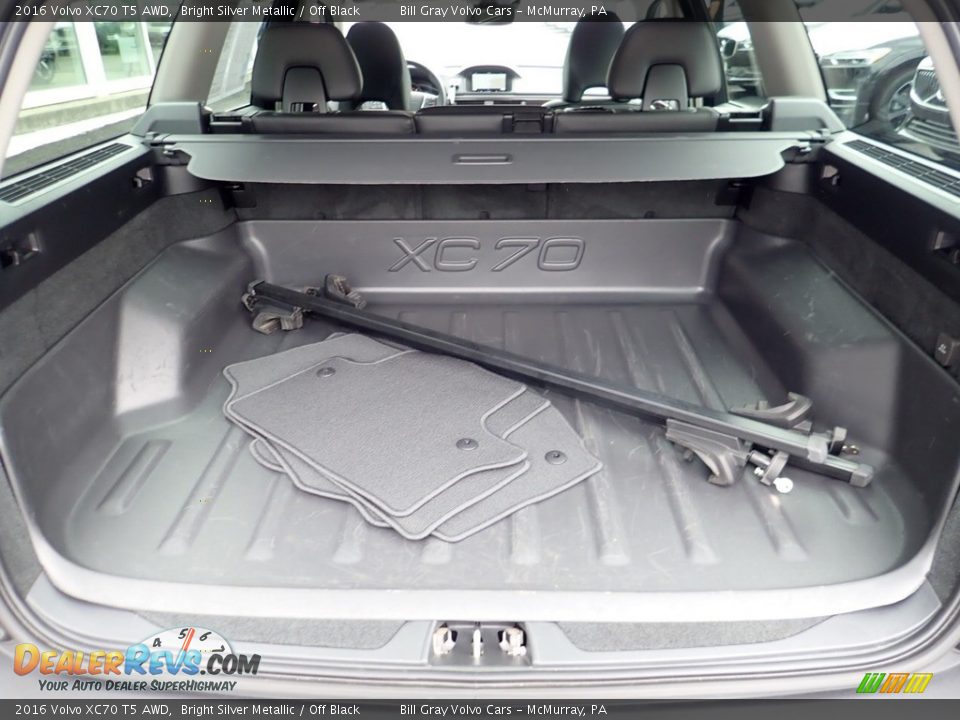 2016 Volvo XC70 T5 AWD Bright Silver Metallic / Off Black Photo #5