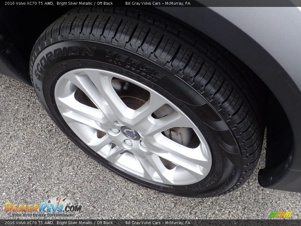 2016 Volvo XC70 T5 AWD Bright Silver Metallic / Off Black Photo #10