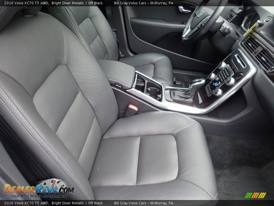 2016 Volvo XC70 T5 AWD Bright Silver Metallic / Off Black Photo #11