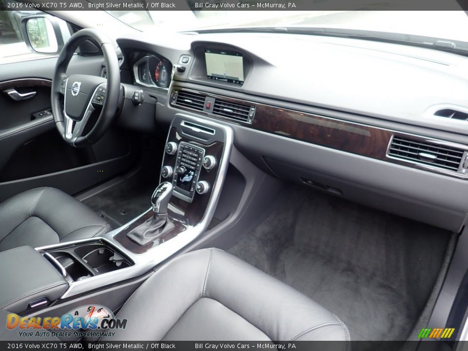 2016 Volvo XC70 T5 AWD Bright Silver Metallic / Off Black Photo #12