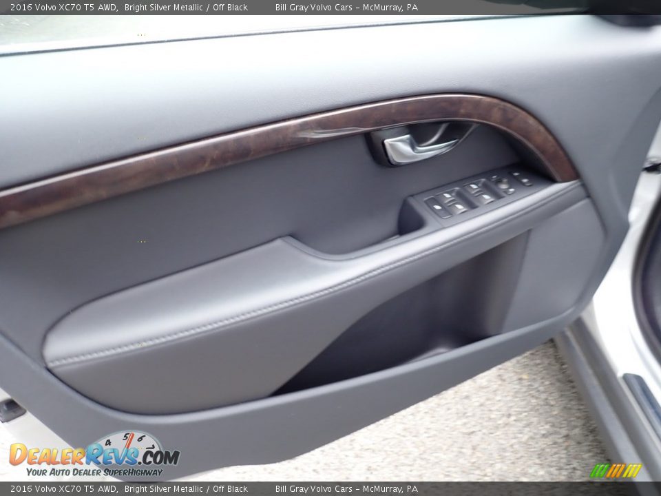2016 Volvo XC70 T5 AWD Bright Silver Metallic / Off Black Photo #18