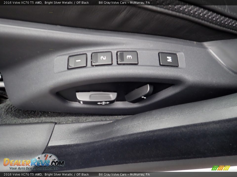 2016 Volvo XC70 T5 AWD Bright Silver Metallic / Off Black Photo #19