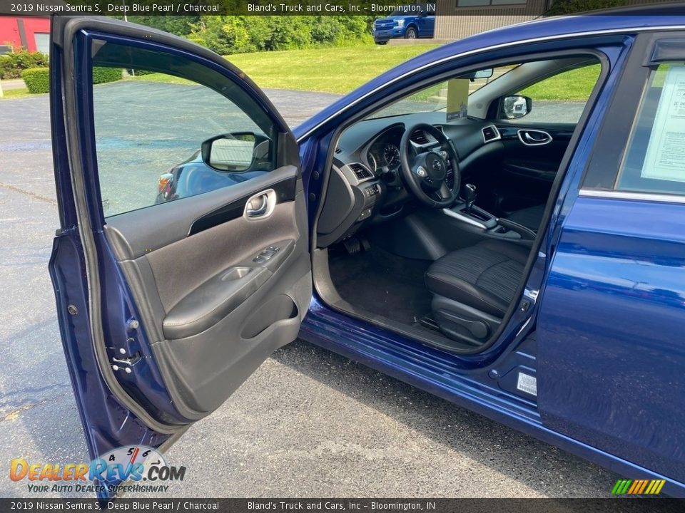 2019 Nissan Sentra S Deep Blue Pearl / Charcoal Photo #9