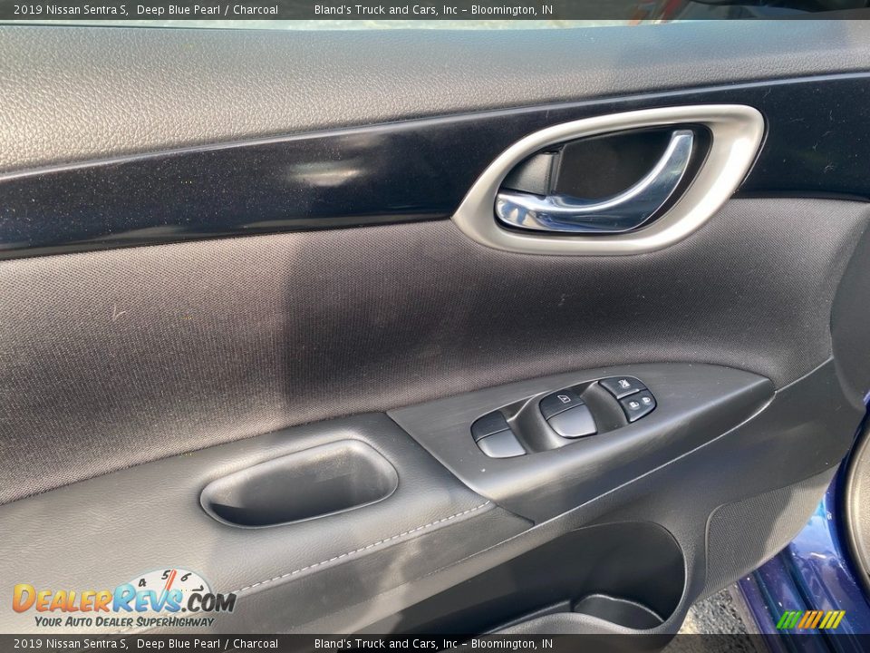 2019 Nissan Sentra S Deep Blue Pearl / Charcoal Photo #10