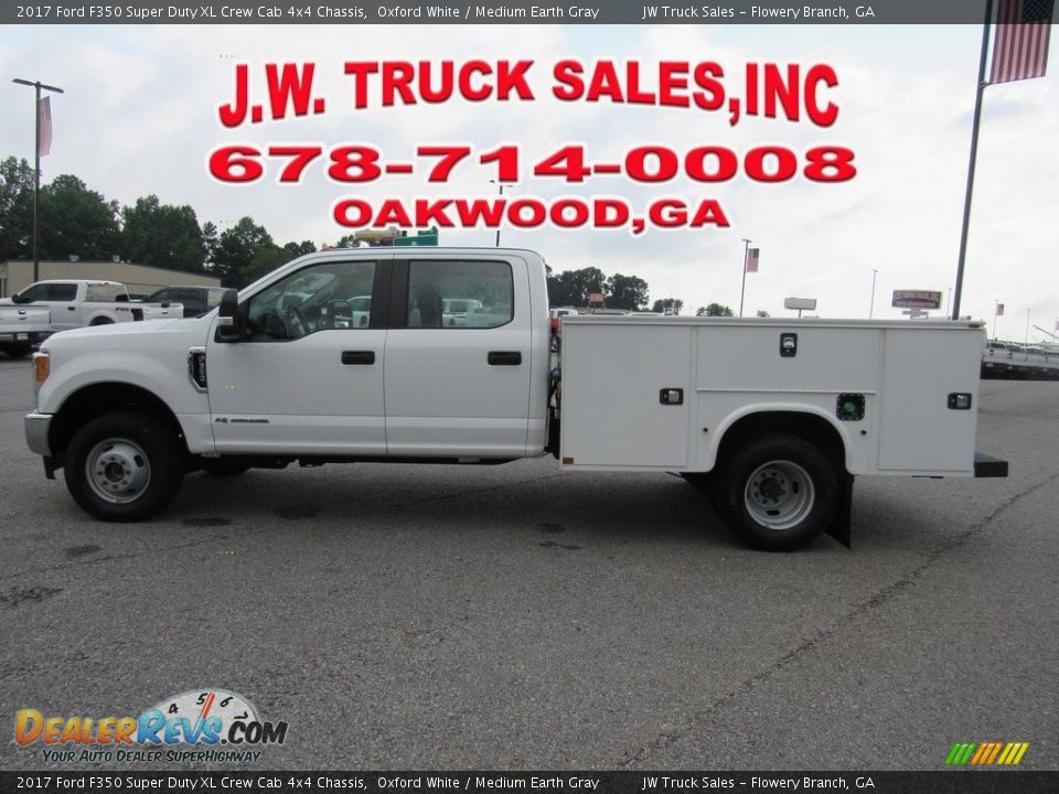 Dealer Info of 2017 Ford F350 Super Duty XL Crew Cab 4x4 Chassis Photo #2