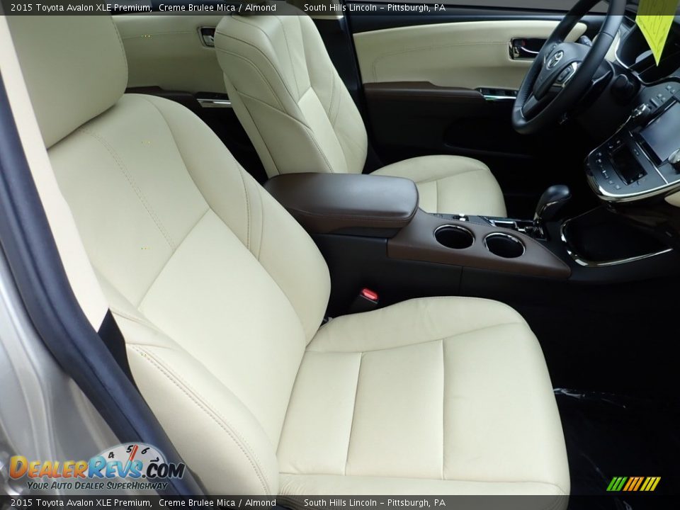 2015 Toyota Avalon XLE Premium Creme Brulee Mica / Almond Photo #10
