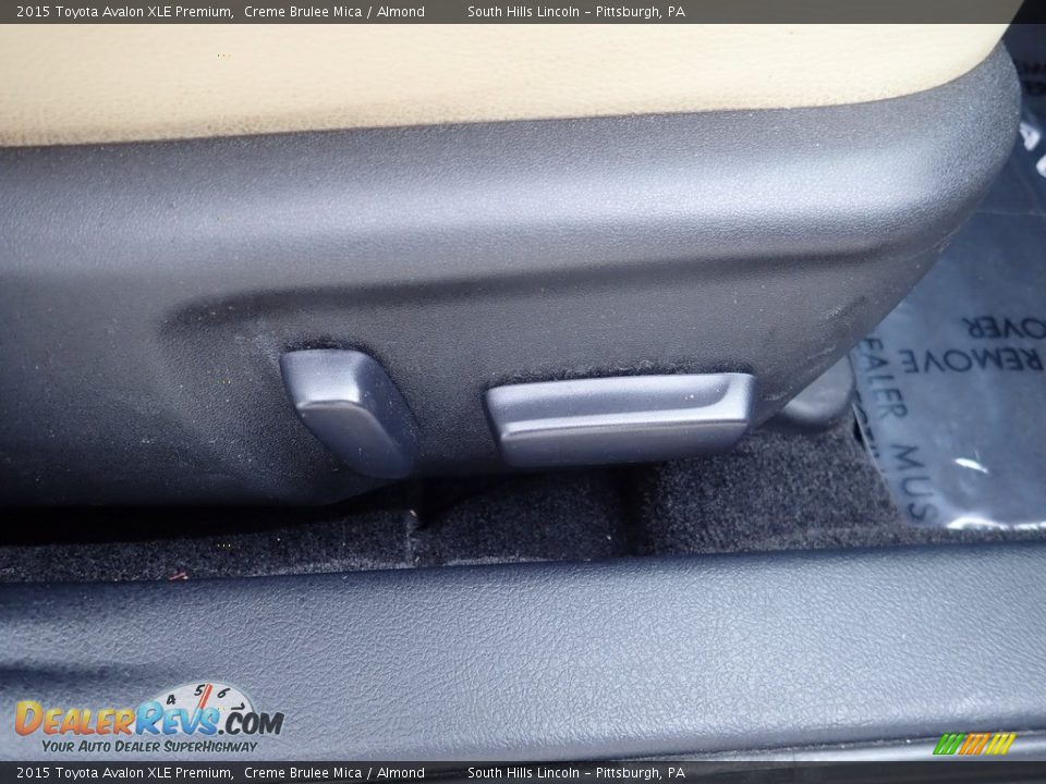 2015 Toyota Avalon XLE Premium Creme Brulee Mica / Almond Photo #12