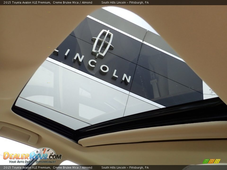 2015 Toyota Avalon XLE Premium Creme Brulee Mica / Almond Photo #20