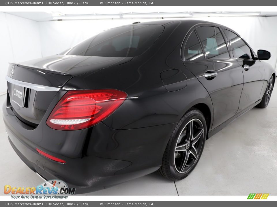 2019 Mercedes-Benz E 300 Sedan Black / Black Photo #4
