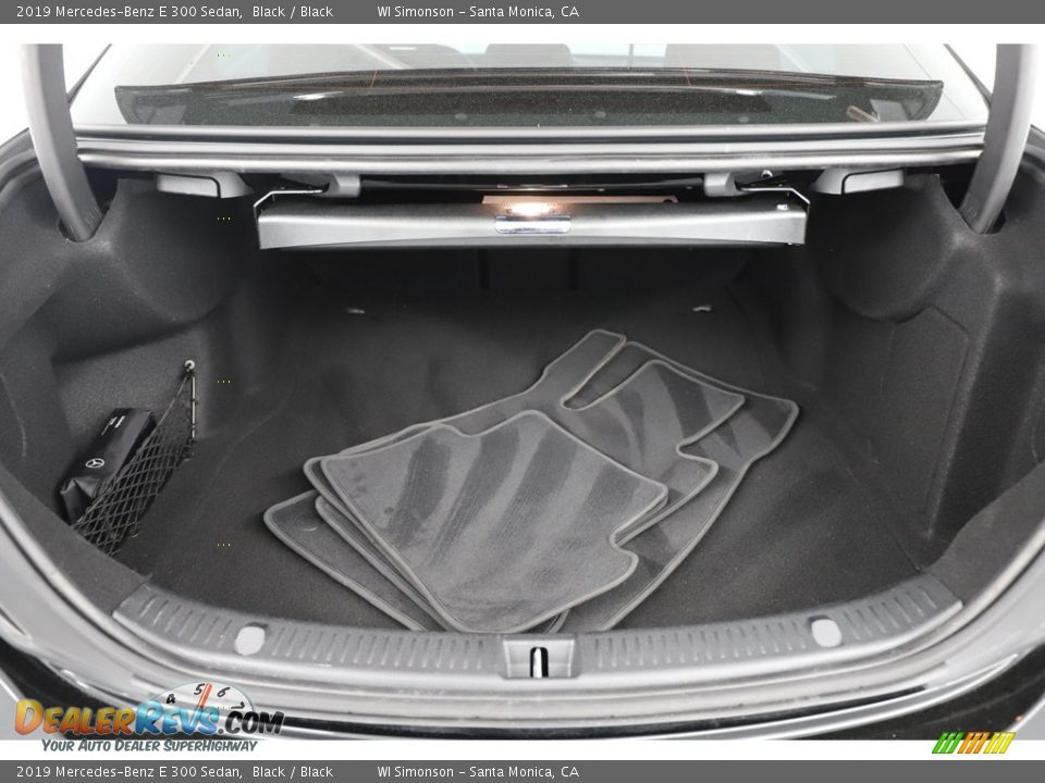 2019 Mercedes-Benz E 300 Sedan Black / Black Photo #8
