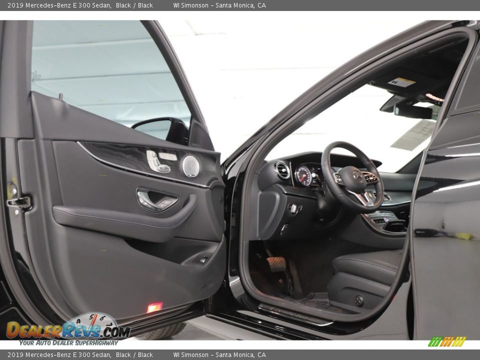 2019 Mercedes-Benz E 300 Sedan Black / Black Photo #19
