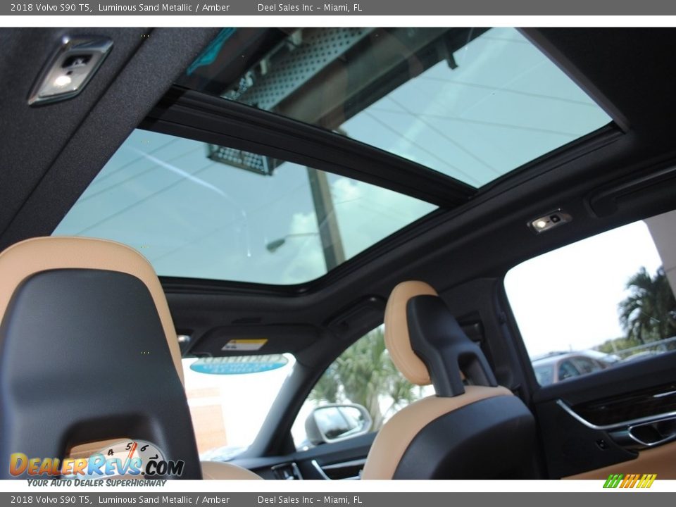 Sunroof of 2018 Volvo S90 T5 Photo #13