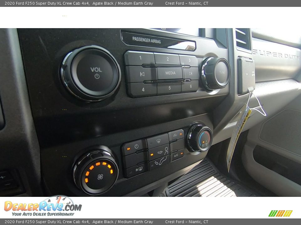 2020 Ford F250 Super Duty XL Crew Cab 4x4 Agate Black / Medium Earth Gray Photo #15