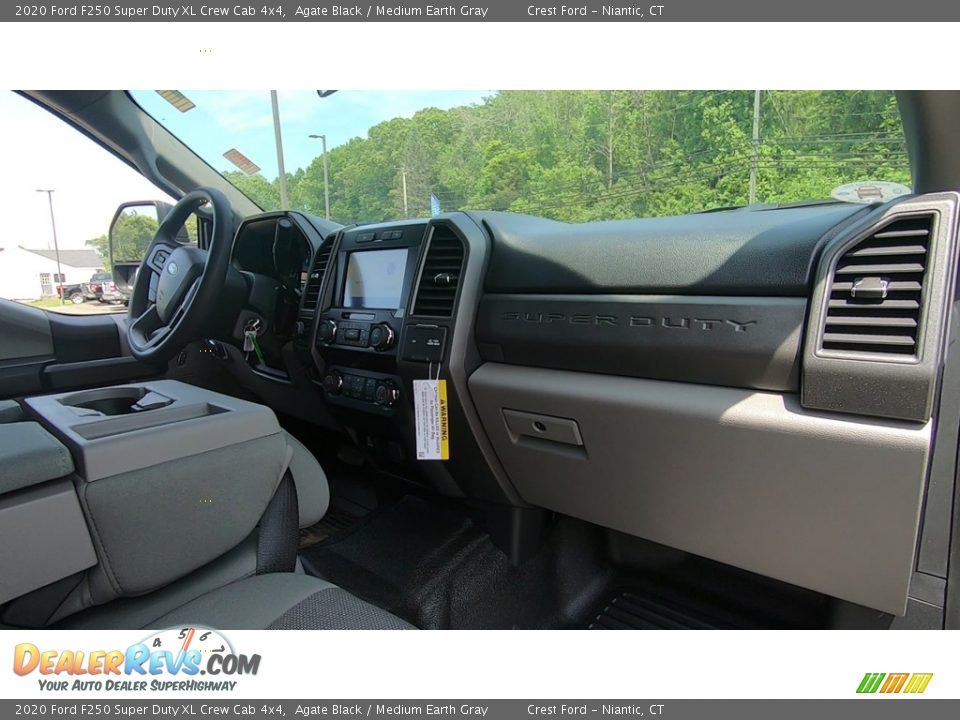 2020 Ford F250 Super Duty XL Crew Cab 4x4 Agate Black / Medium Earth Gray Photo #24