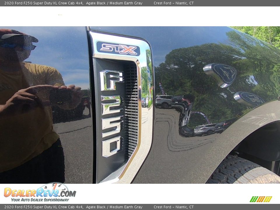 2020 Ford F250 Super Duty XL Crew Cab 4x4 Agate Black / Medium Earth Gray Photo #25