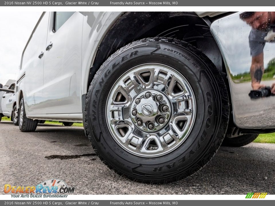 2016 Nissan NV 2500 HD S Cargo Wheel Photo #2