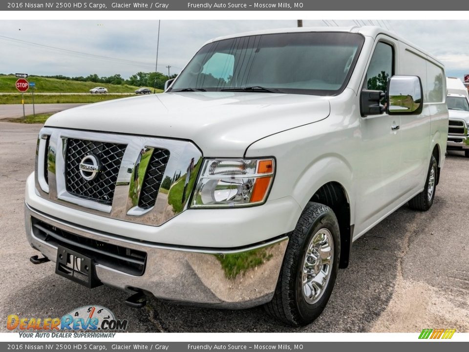 Front 3/4 View of 2016 Nissan NV 2500 HD S Cargo Photo #8