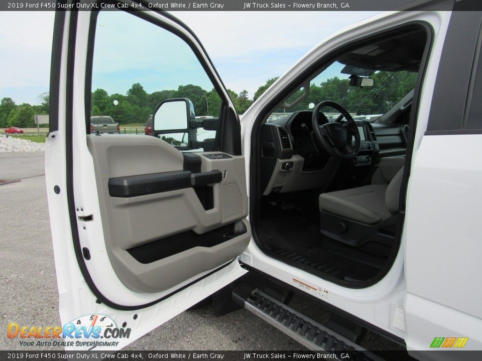 2019 Ford F450 Super Duty XL Crew Cab 4x4 Oxford White / Earth Gray Photo #14